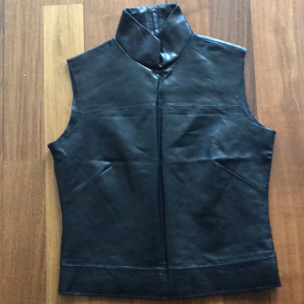 NWOT Indeed fabulous Mock Neck Leather Top sz S
